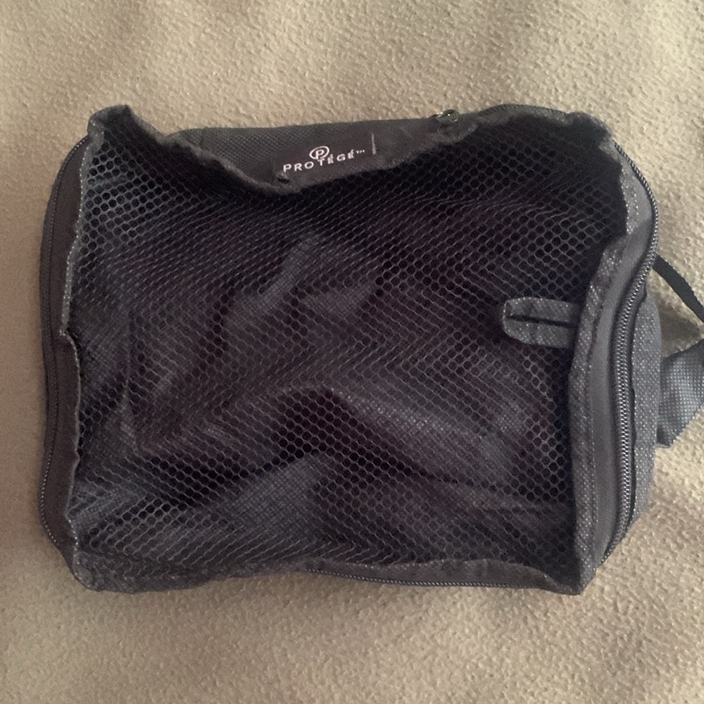 New Set of 3 small bags. Canvas, nylon, mesh. See pictures for sizes. - Picture 7 of 16